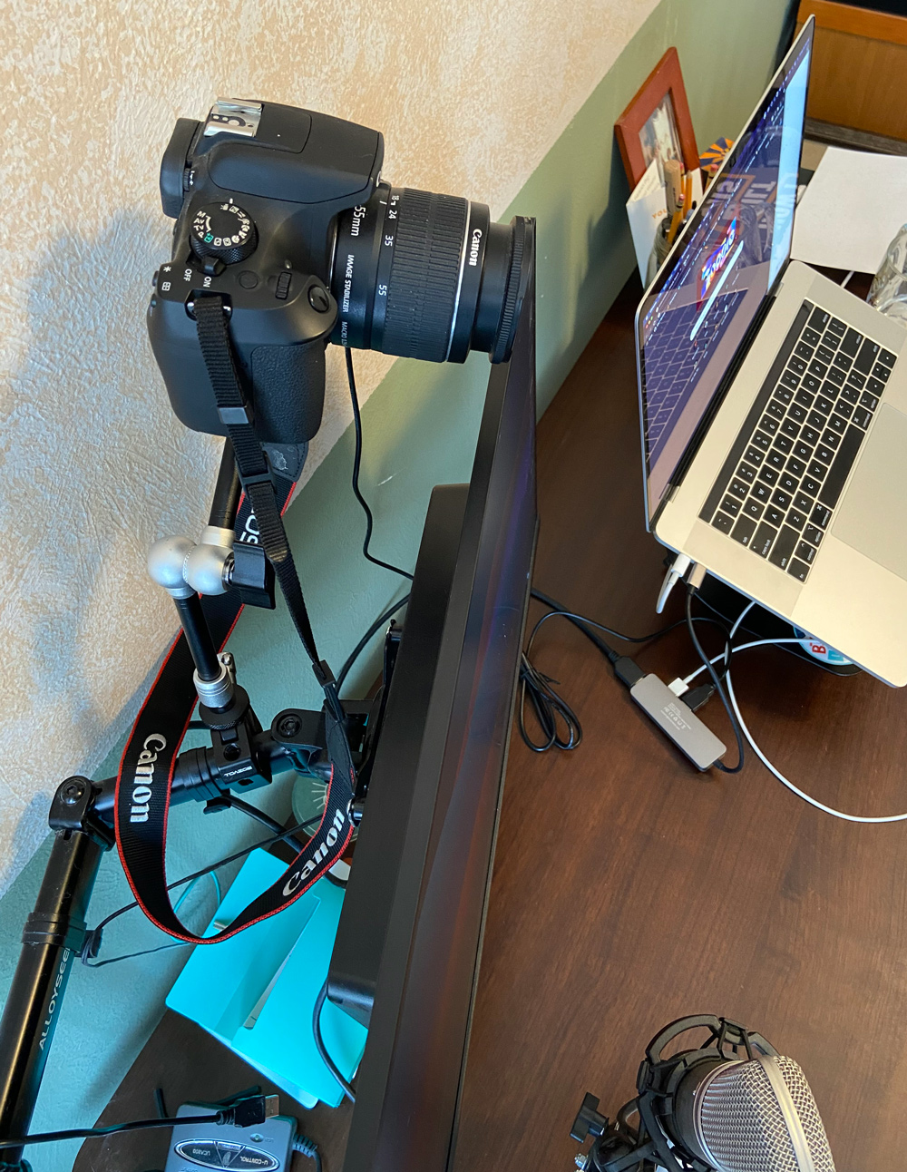 Canon EOS Webcam on laptop setup mount/tripod home office